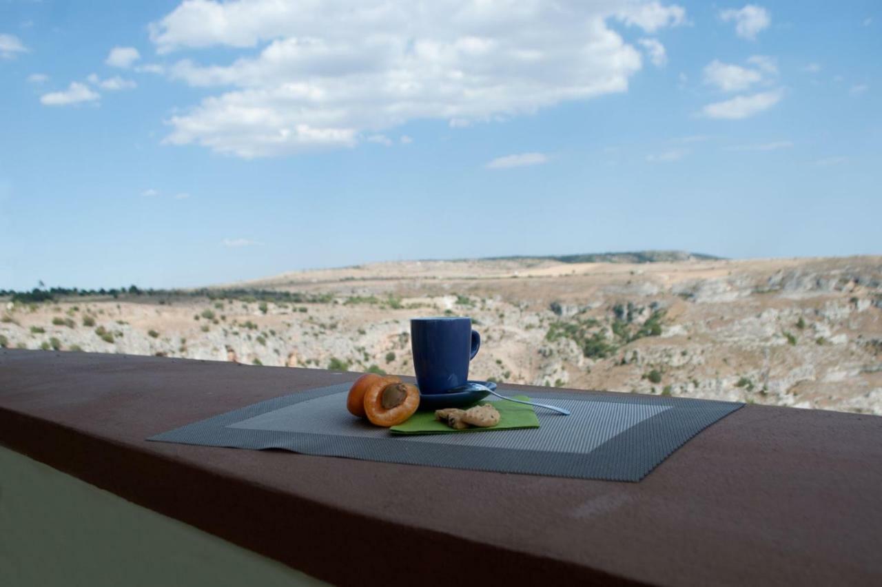 Uno Sguardo Sui Sassi Bed & Breakfast Matera Bagian luar foto